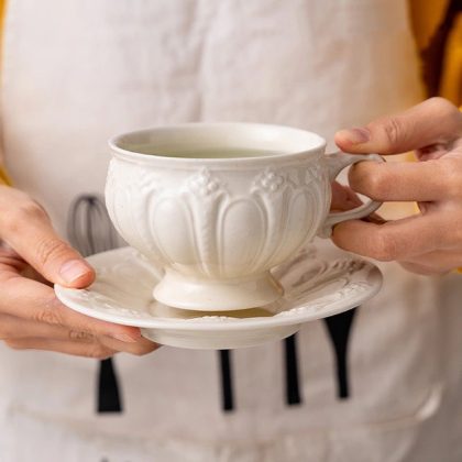 White Porcelain High-Grade Tea Cup and Saucer Set